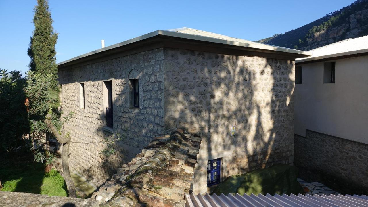 Willa The Old Olive Mill House Aegae Zewnętrze zdjęcie